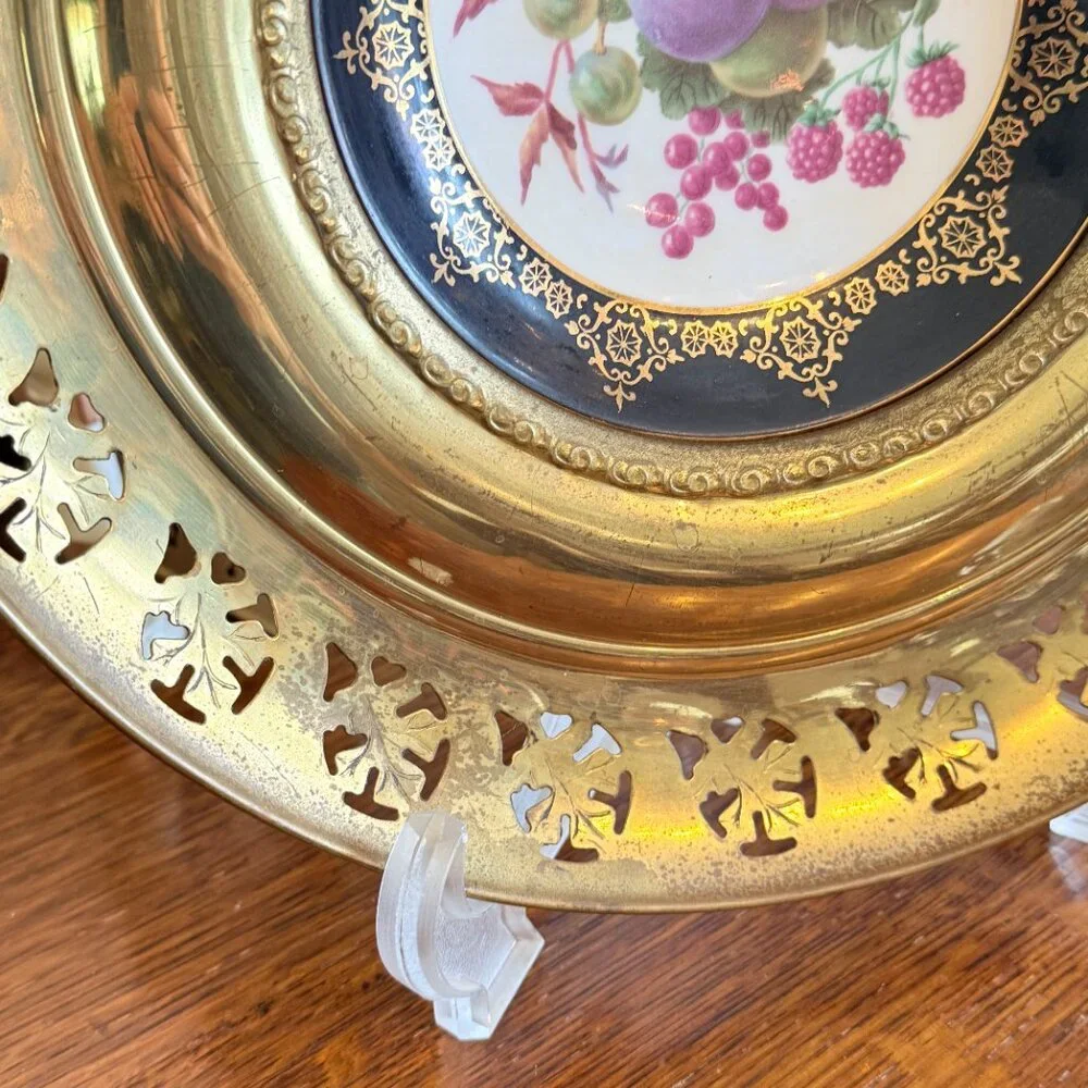 Vintage pair of Regency Bone China/Brass wall plates made in England - Picture 13 of 16